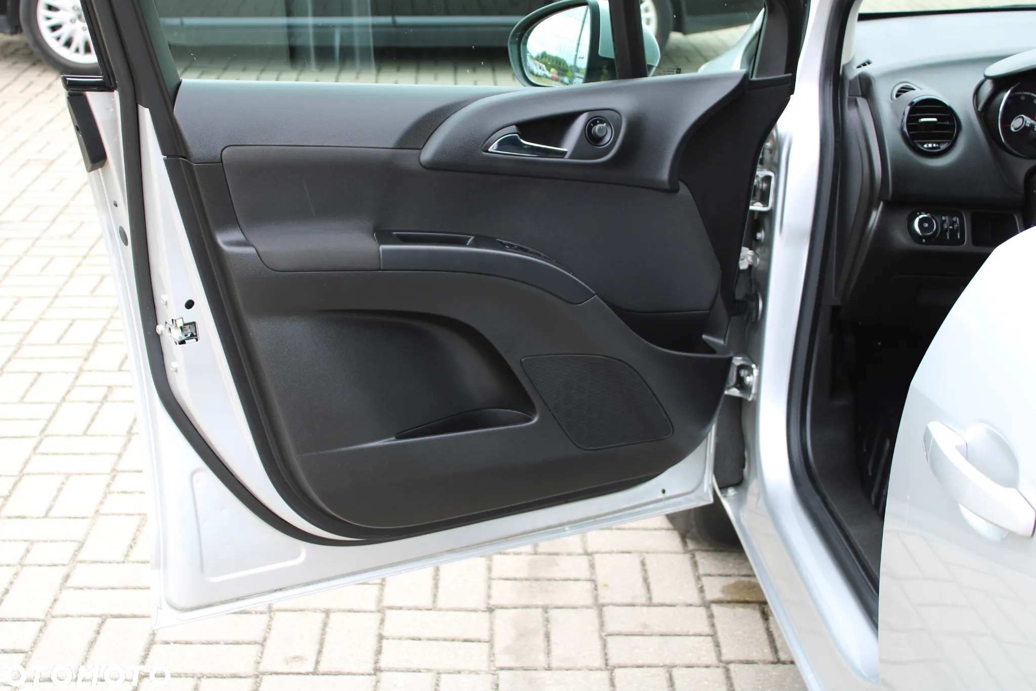 Opel Meriva - 24