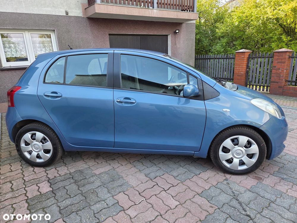 Toyota Yaris - 11