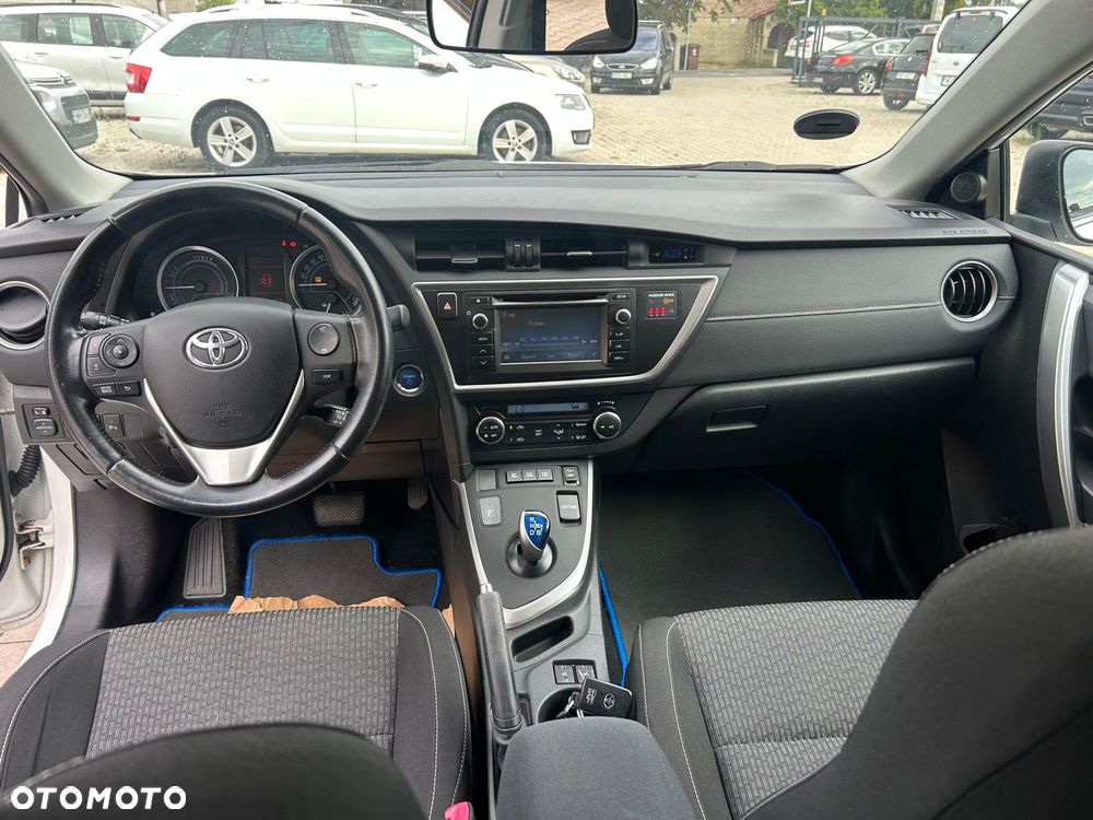 Toyota Auris - 16