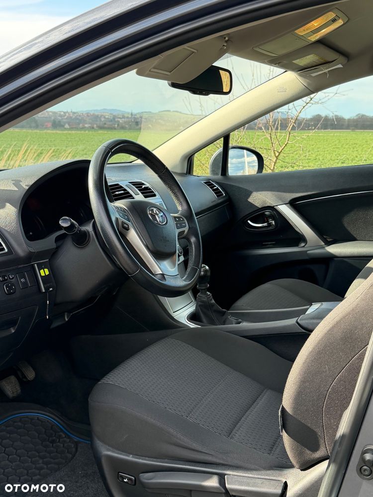 Toyota Avensis 1.8 Sol EU5 - 8