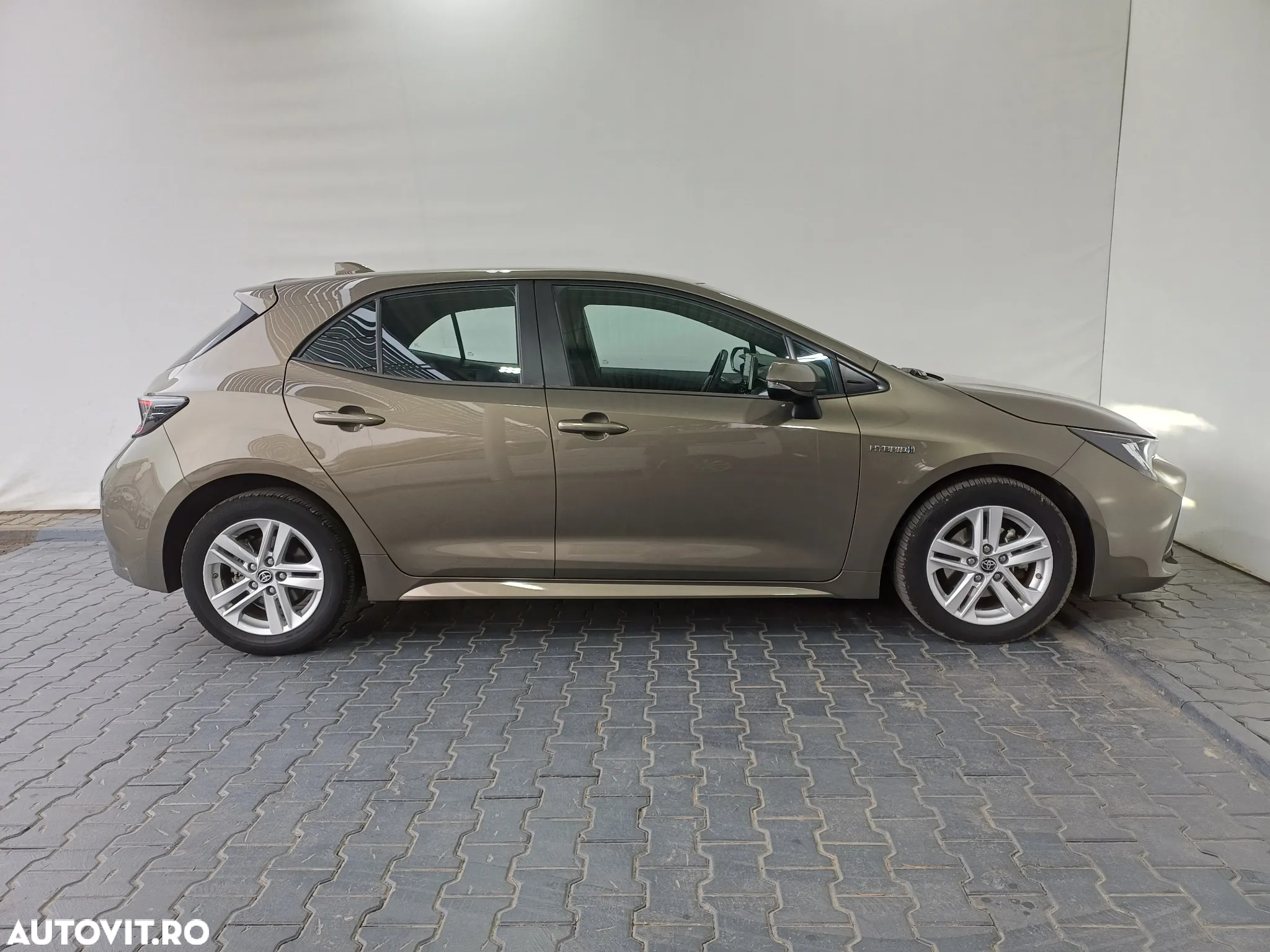 Toyota Corolla Sedan 1.8 HSD Dynamic - 26