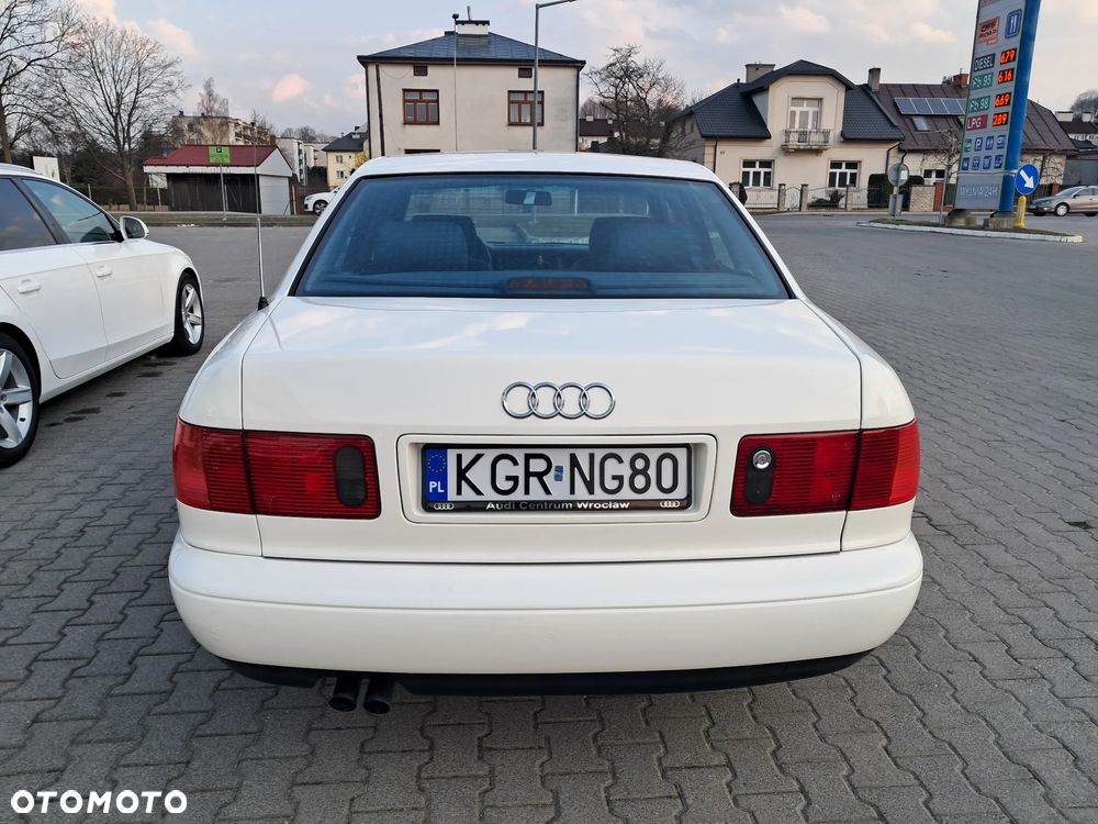 Audi A8 2.8 - 5