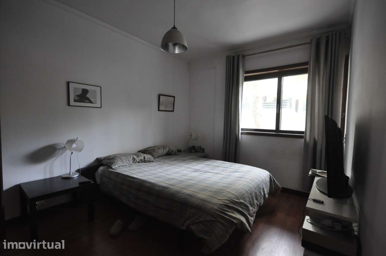Apartamento T3 com garagem e terraço - Grande imagem: 4/8