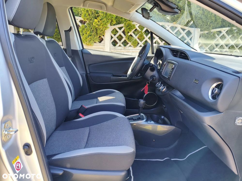 Toyota Yaris 1.5 20th Anniversary CVT - 16