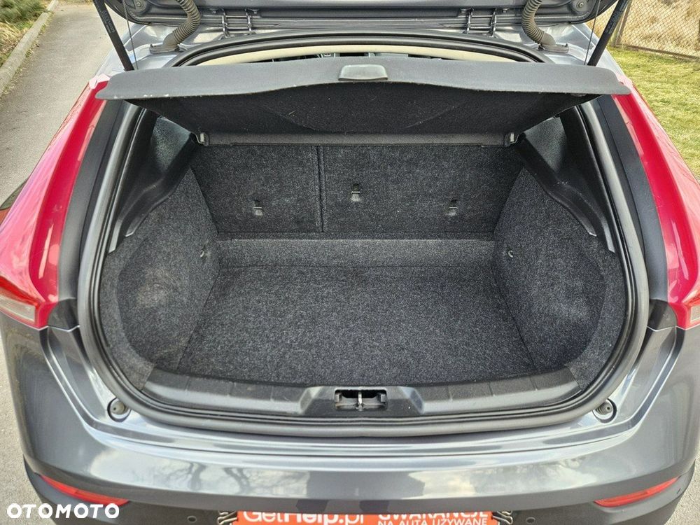 Volvo V40 Cross Country D2 Momentum - 26