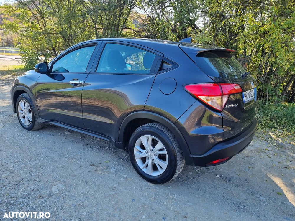 Honda HR-V 1.5 i-VTEC 4x2 6MT Executive - 4