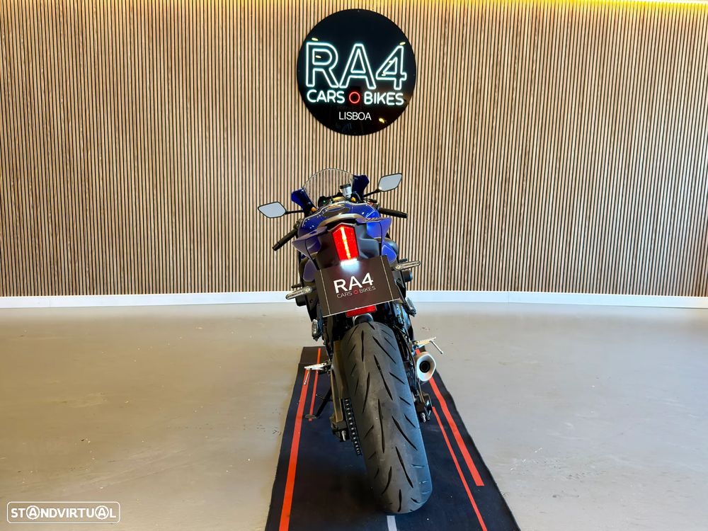 Yamaha YZF R7 - 10