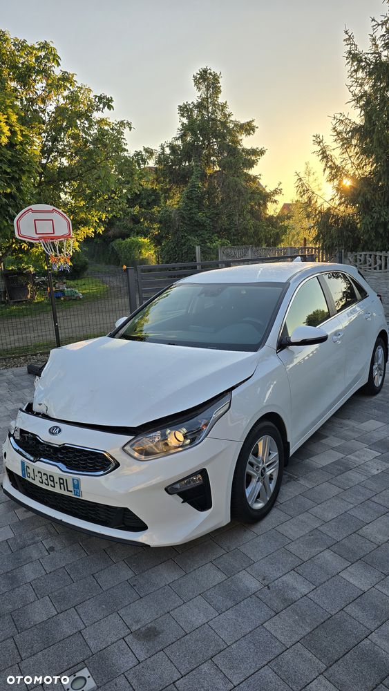 Kia Ceed 1.6 CRDi mHEV Business Line - 10