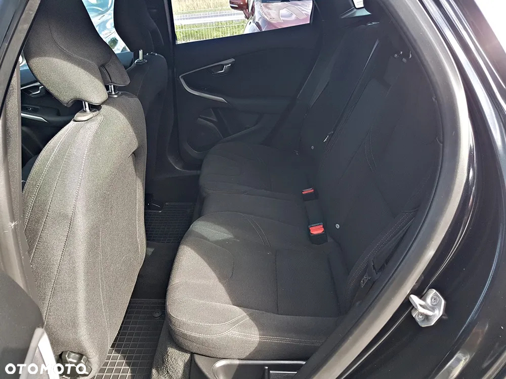 Volvo V40 D3 Kinetic - 17
