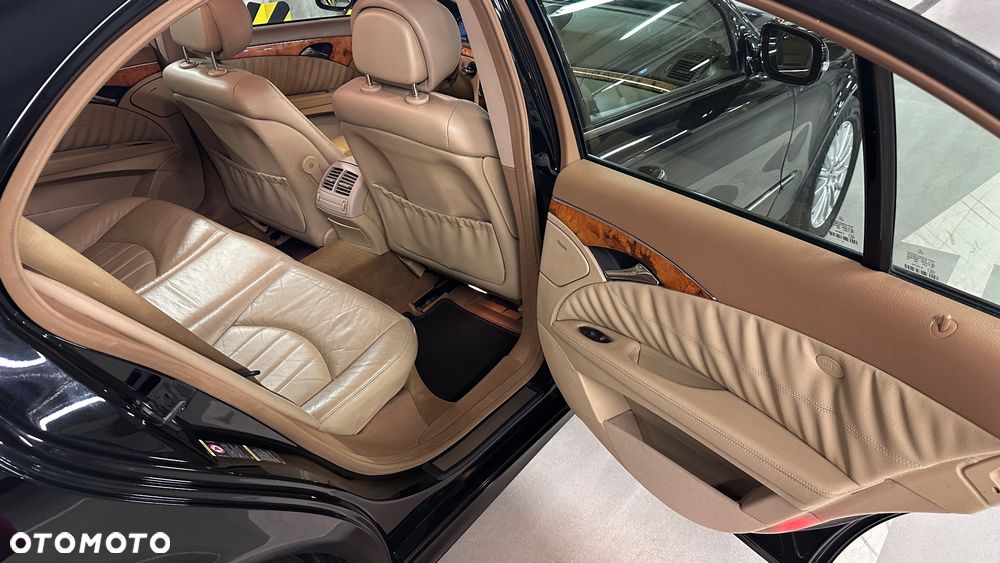 Mercedes-Benz Klasa E 320 CDI 7G-TRONIC Elegance - 27