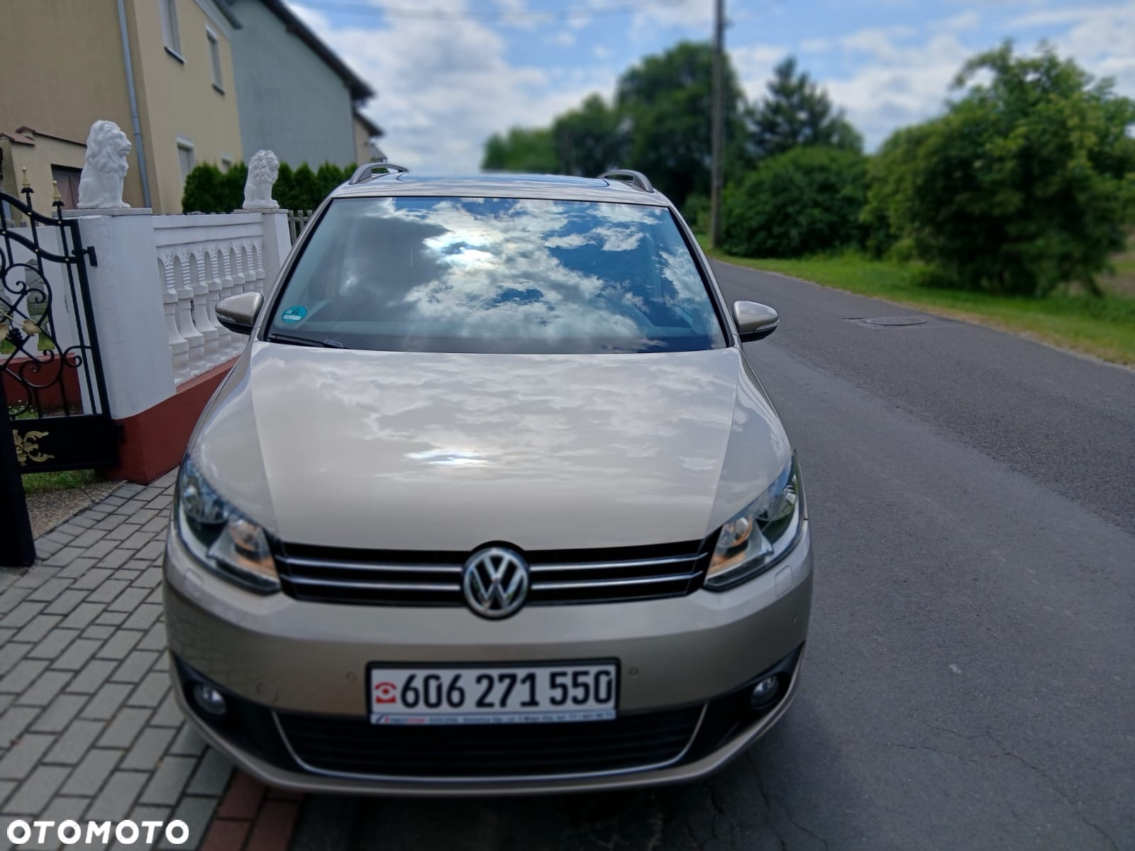 Volkswagen Touran 2.0 TDI DPF MATCH - 2