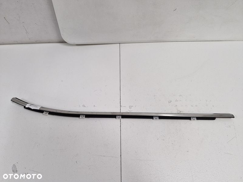 KIA CEED II 2 LISTWA ZGARNIAJĄCA DRZWI PRAWY TYŁ TYLNA CHROM - 1