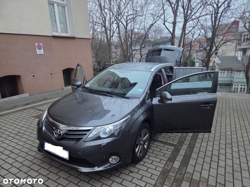 Toyota Avensis 2.0 D-4D Premium - 8