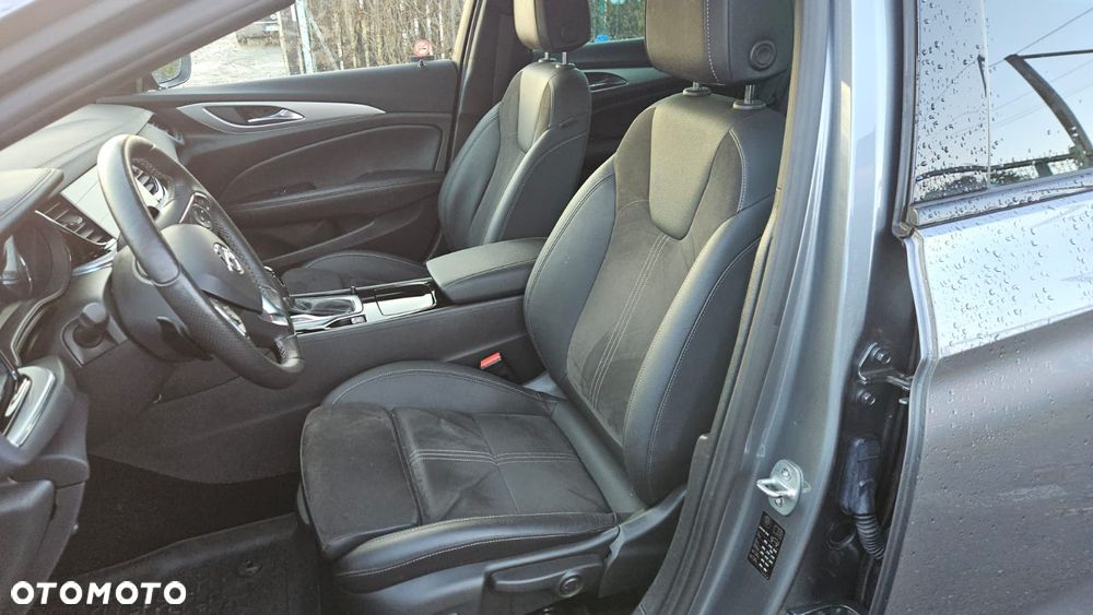 Opel Insignia 2.0 T 4x4 GSi + S&S - 16