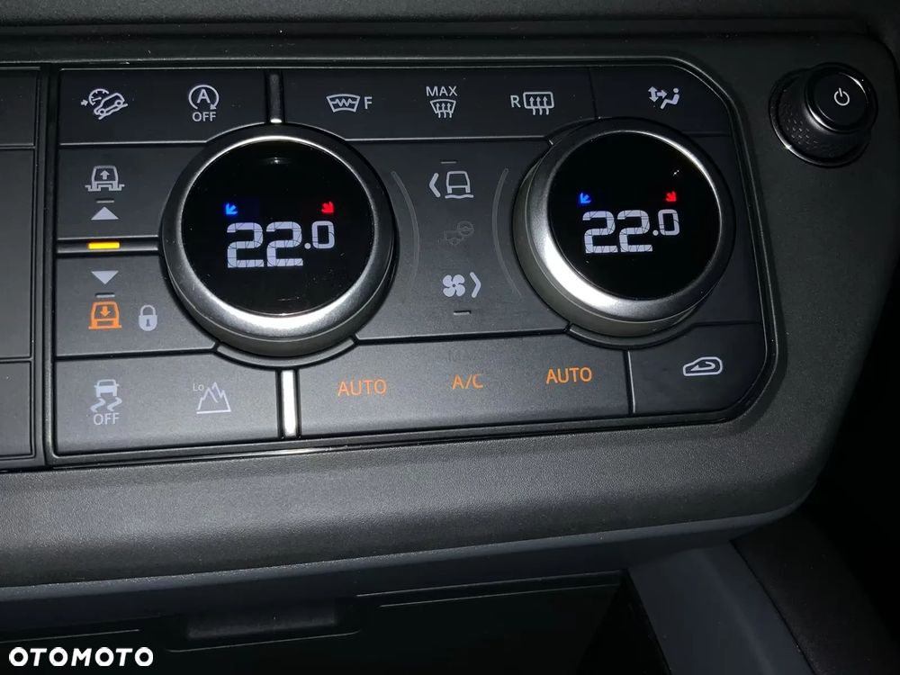 Land Rover Defender 110 D200 X-Dynamic SE - 21