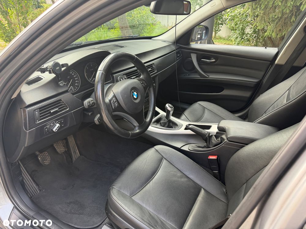 BMW Seria 3 320d - 10
