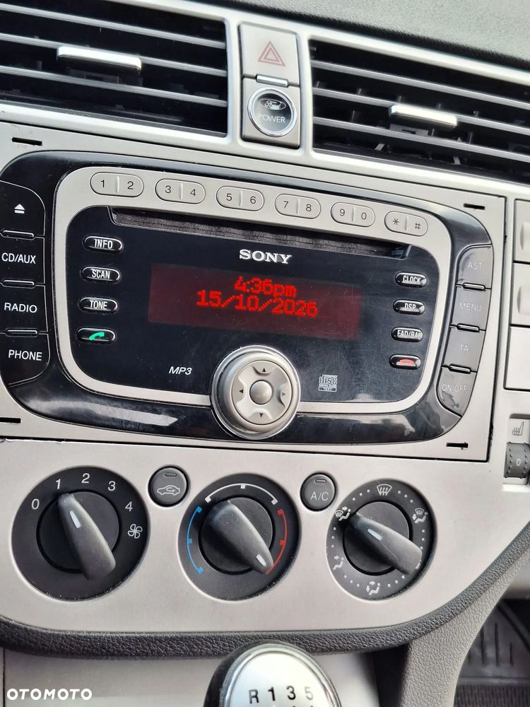 Ford Kuga - 19