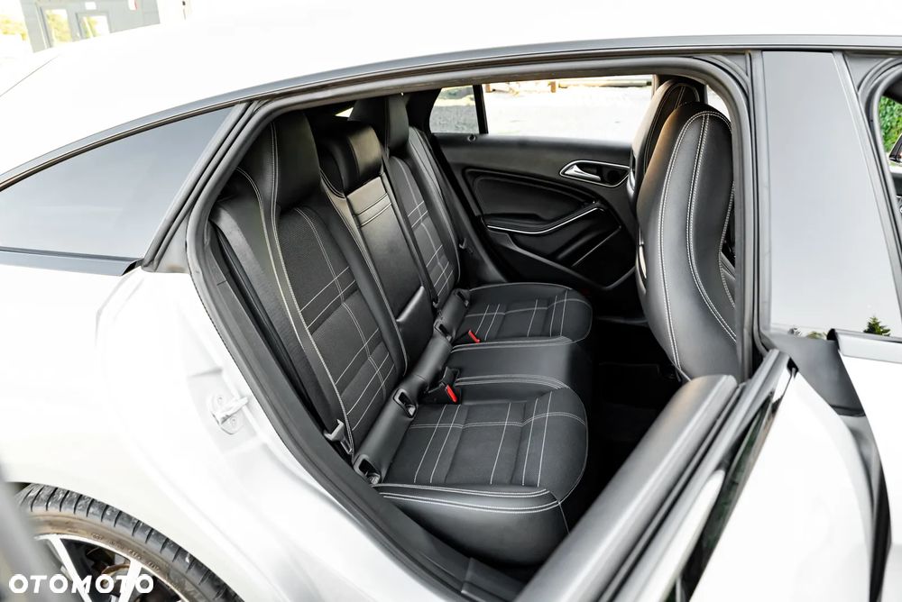Mercedes-Benz CLA 200 7G-DCT Peak Edition - 24