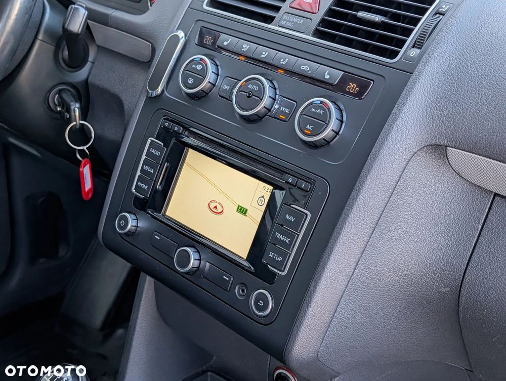 Volkswagen Touran 2.0 TDI DPF BlueMotion Technology MATCH - 18
