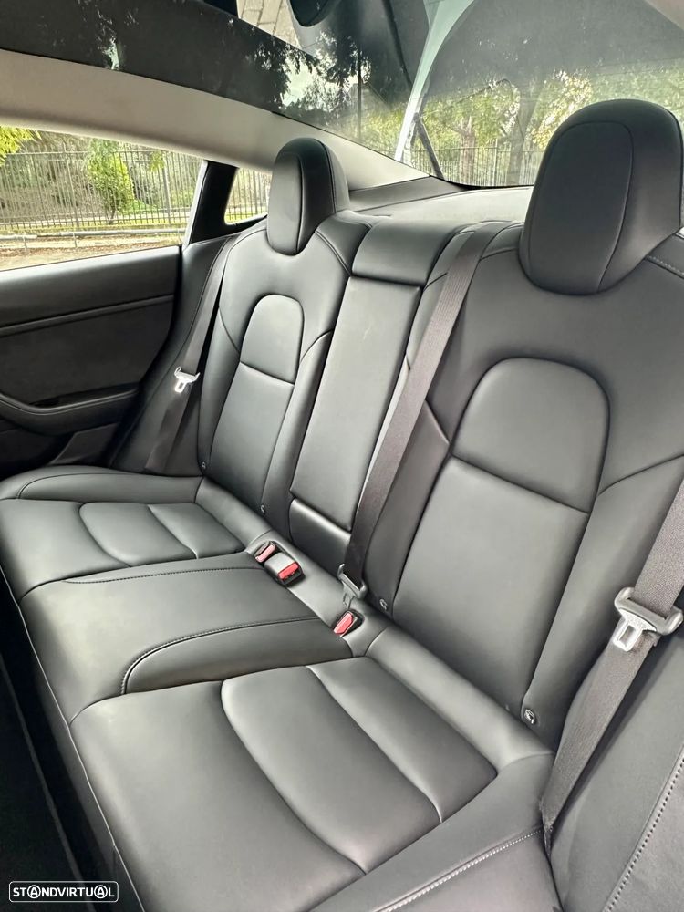 Tesla Model 3 Long-Range Dual Motor AWD - 16