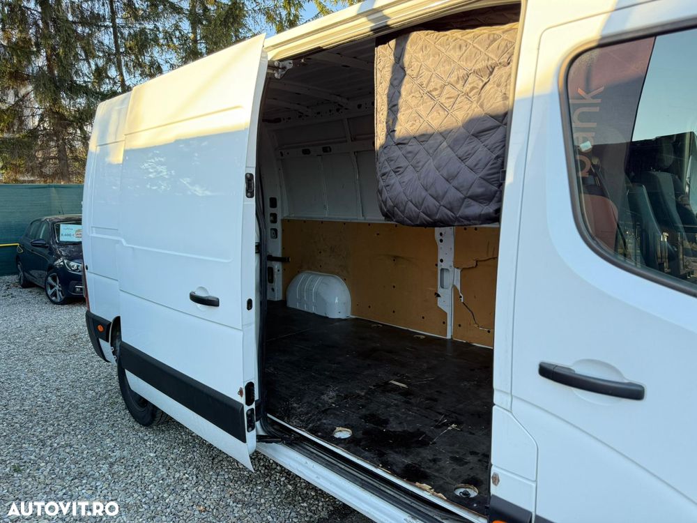 Renault Master 2.3 Blue 135 TT Furgon CD 3,5t L3H2 9 m3 - 16