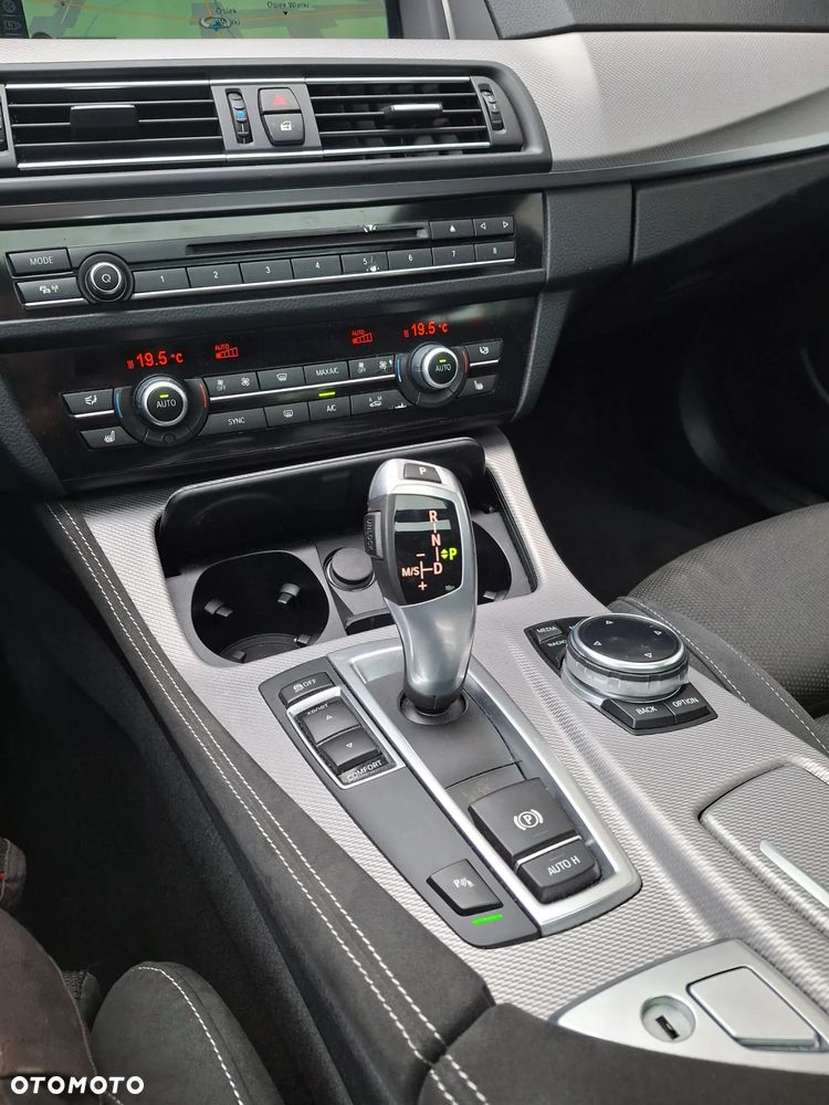 BMW Seria 5 520d Sport-Aut - 10