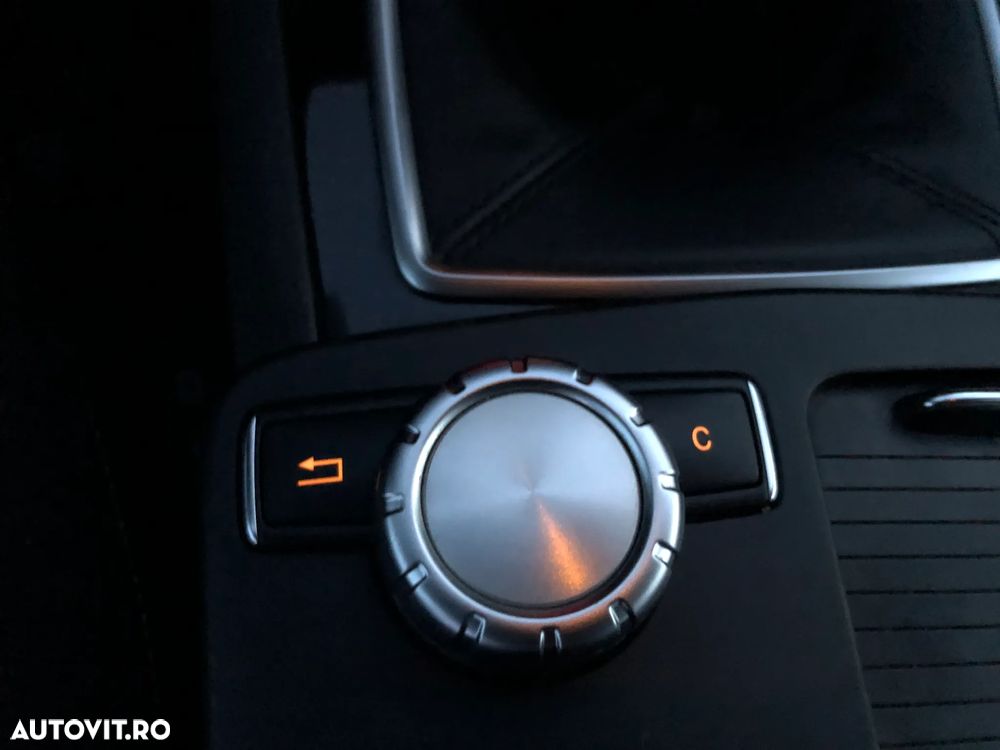 Mercedes-Benz C - 21