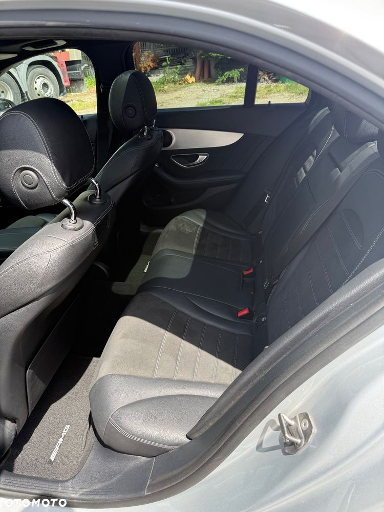 Mercedes-Benz Klasa C 300 9G-TRONIC - 17
