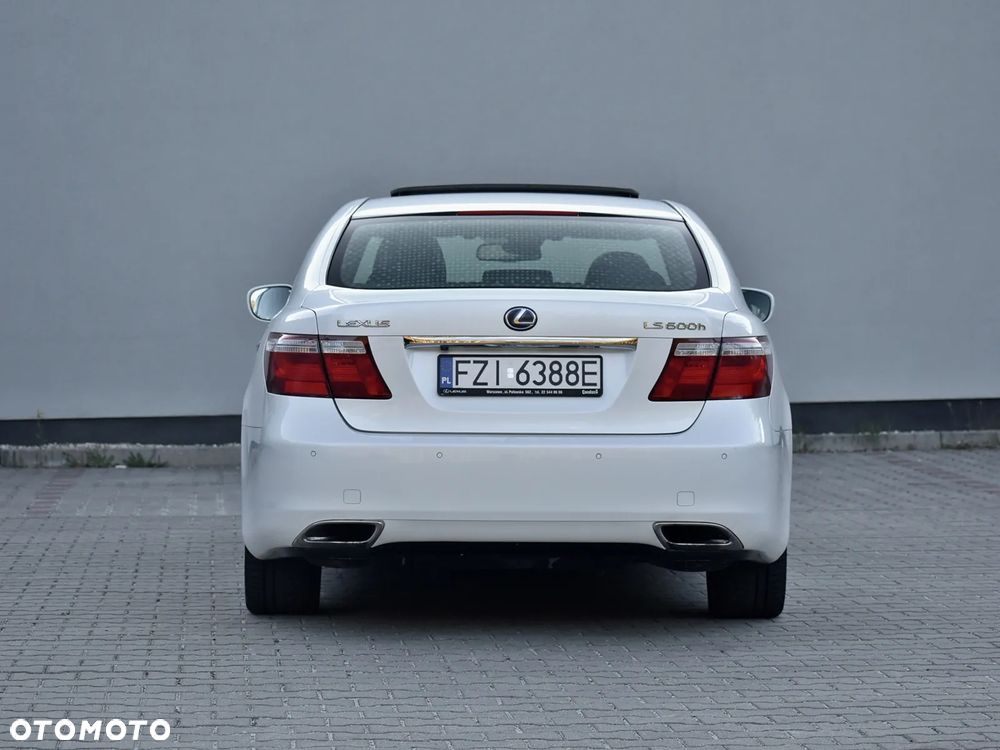 Lexus LS 600h Superior - 13