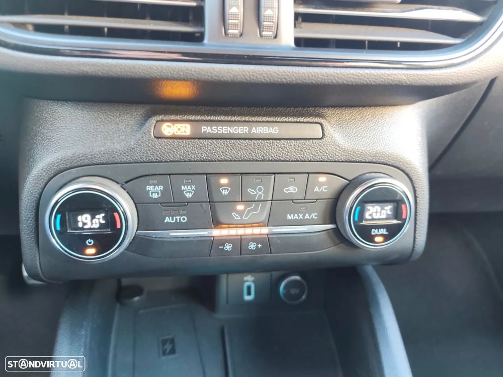 Ford Focus SW 1.0 EcoBoost MHEV ST-Line Design SIP - 19