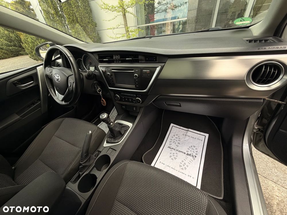 Toyota Auris 1.6 Prestige - 5