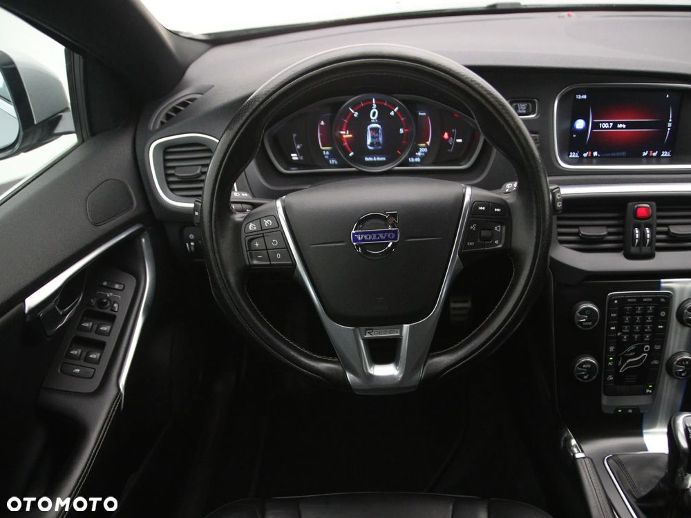Volvo V40 D4 Drive-E R-Design Kinetic - 19