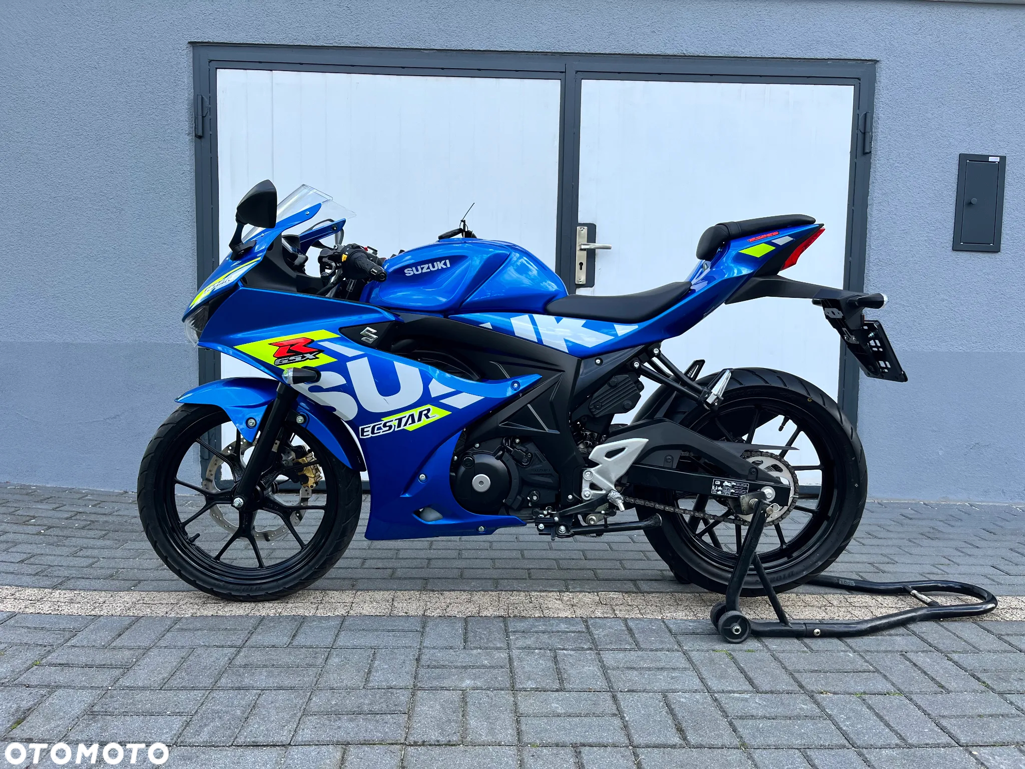 Suzuki GSX-R - 6