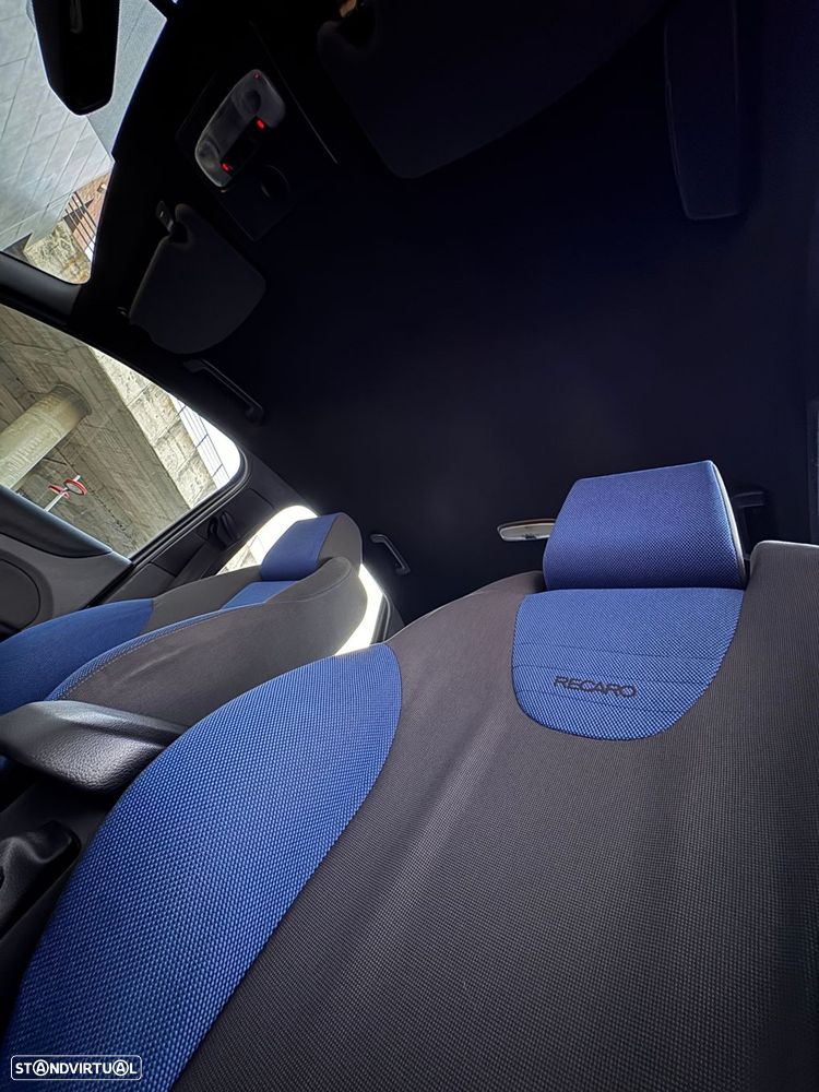 Ford Focus 2.5 VCT ST - 13