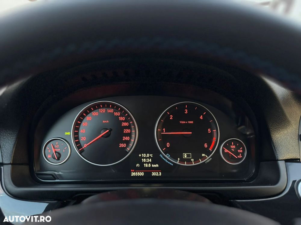 BMW Seria 5 520d - 29