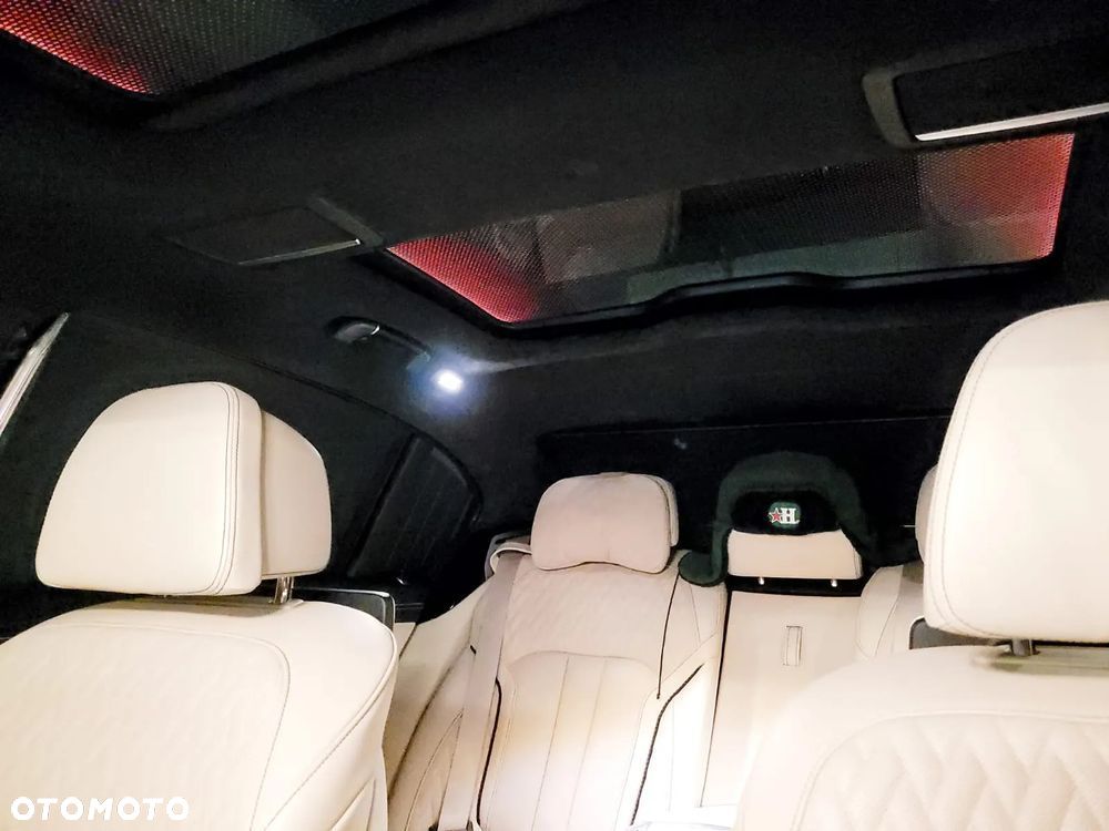 BMW Seria 7 750Li xDrive - 23