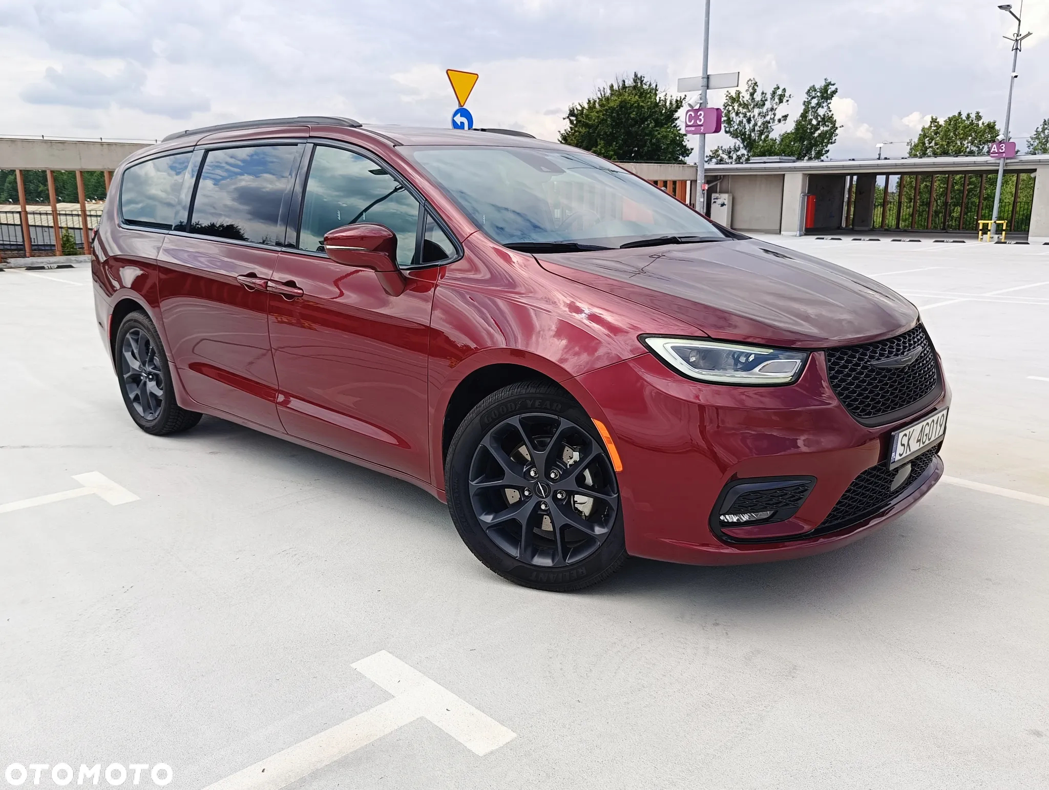 Chrysler Pacifica - 11