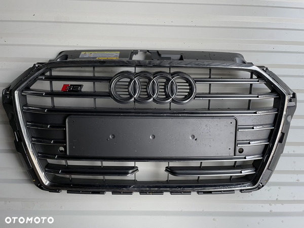 ATRAPA PRZÓD GRILL AUDI A3 8V3 S3 8V0 LIFT 8V3853651AE ORYGINAŁ RADAR PDC