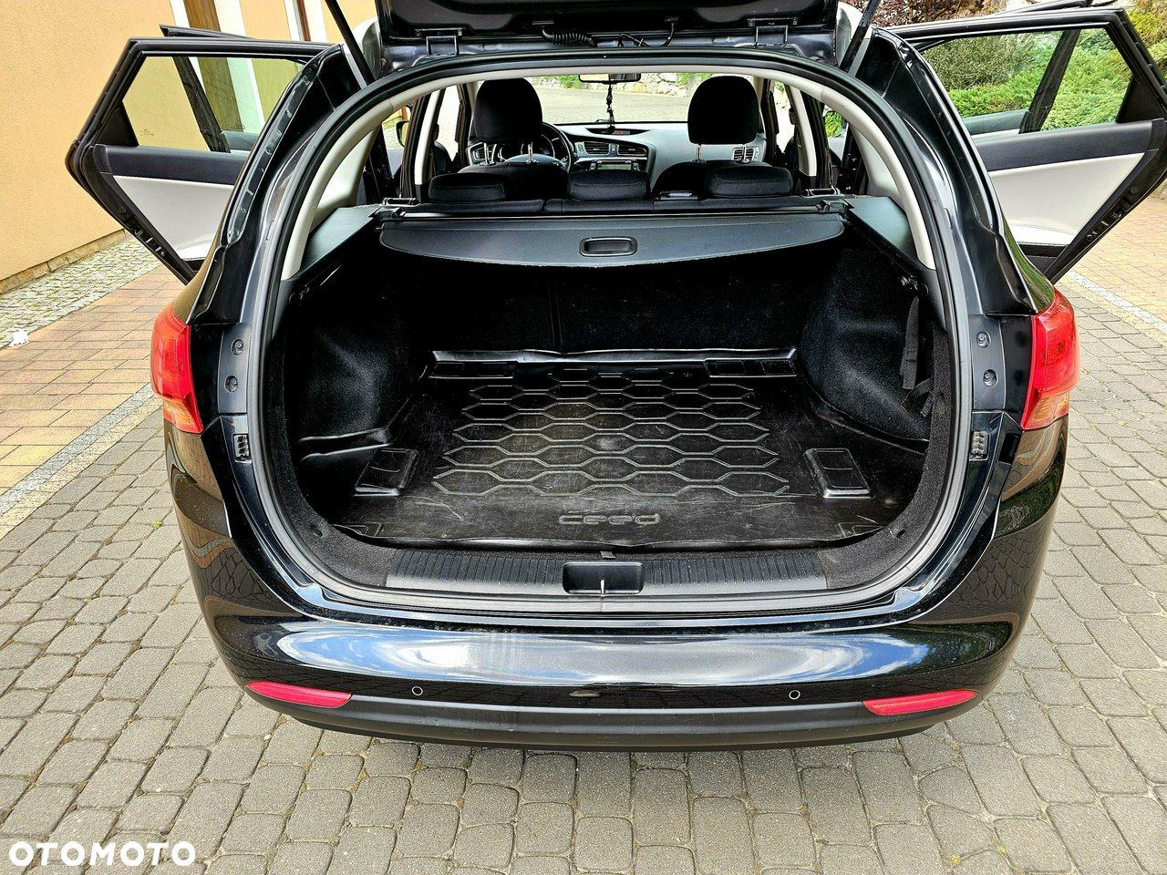 Kia Ceed - 11