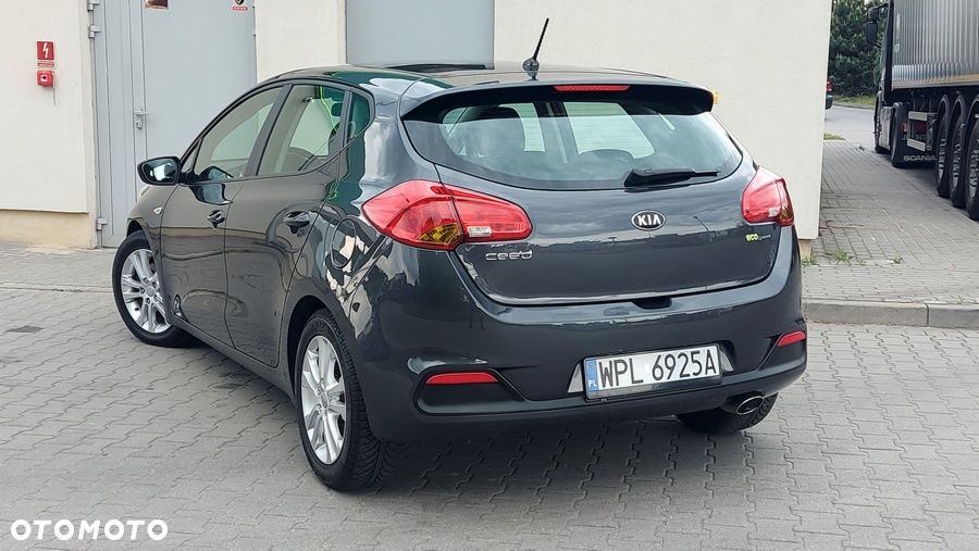 Kia Ceed - 4