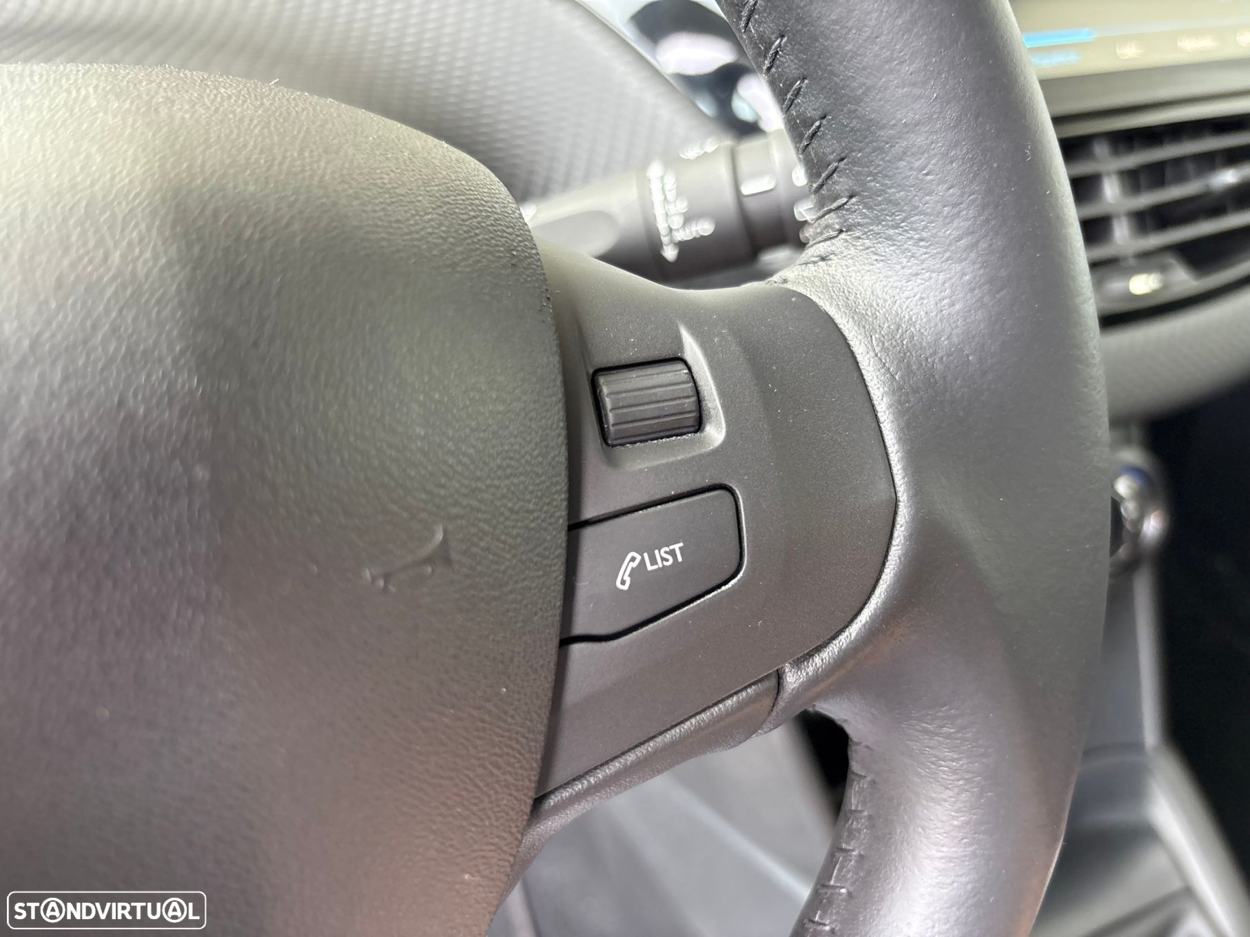Peugeot 208 1.2 PureTech Style - 13