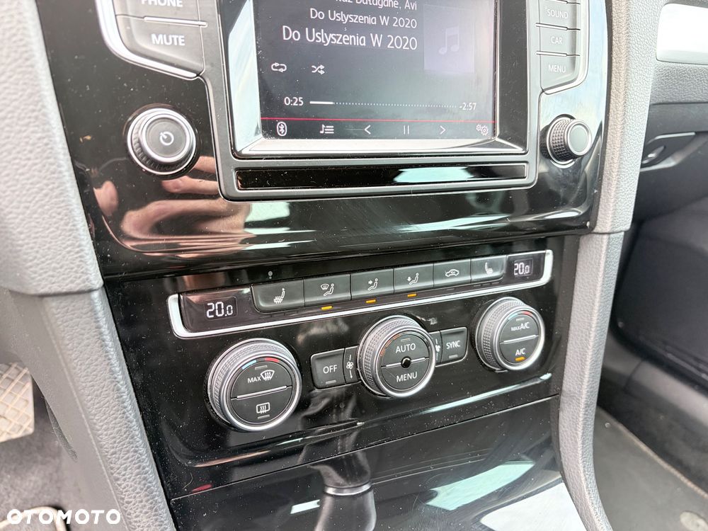 Volkswagen Golf - 16