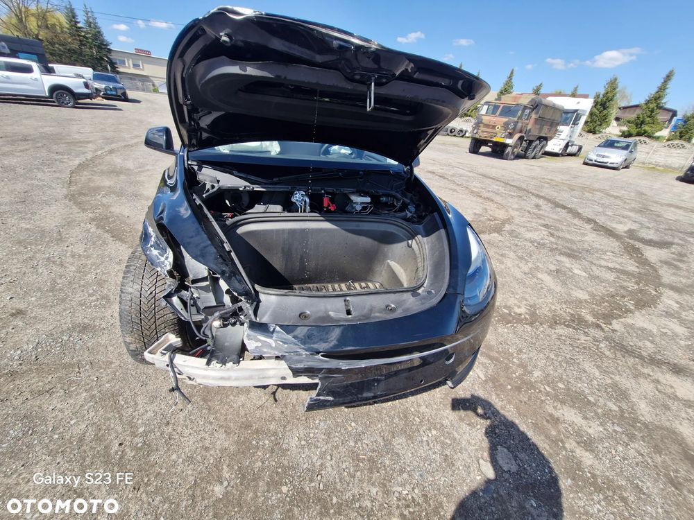 Tesla Model Y Performance Dual Motor AWD - 13