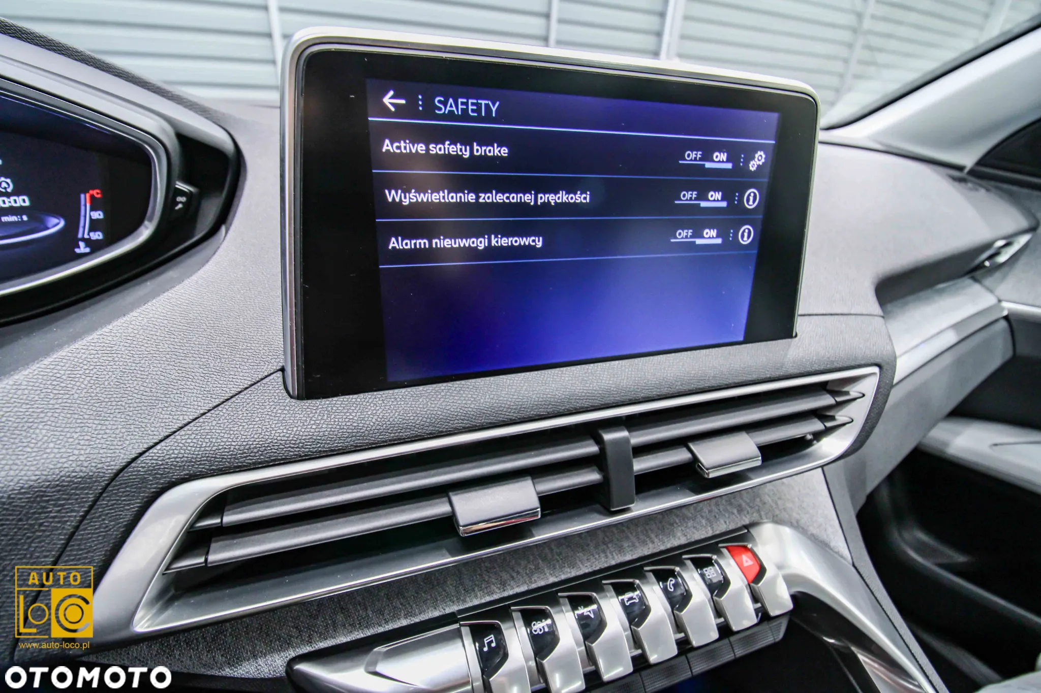 Peugeot 3008 1.2 PureTech Allure S&S - 27