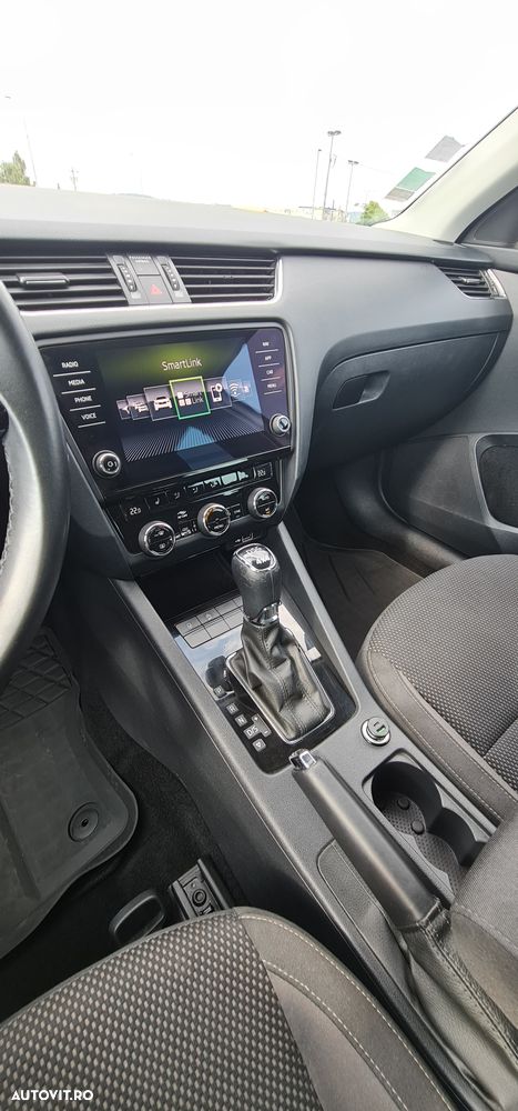 Skoda Octavia Combi 2.0 TDI 4x4 DSG Scout - 5