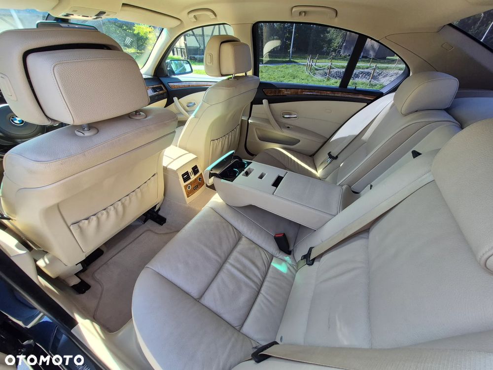 BMW Seria 5 520i Edition Exclusive - 24