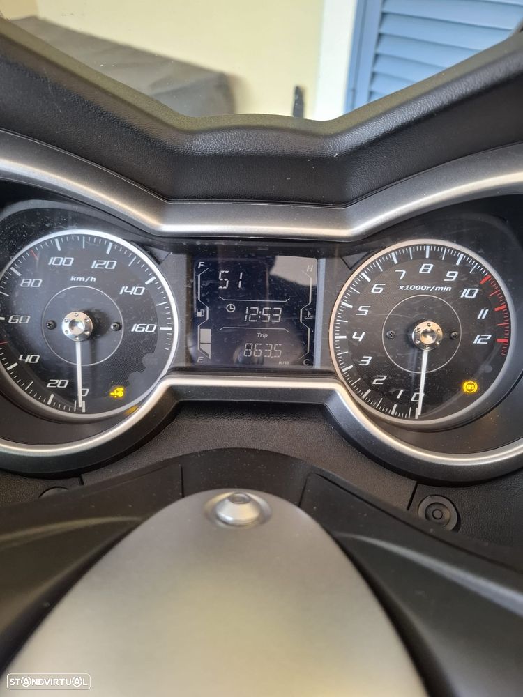 Yamaha X-Max - 10