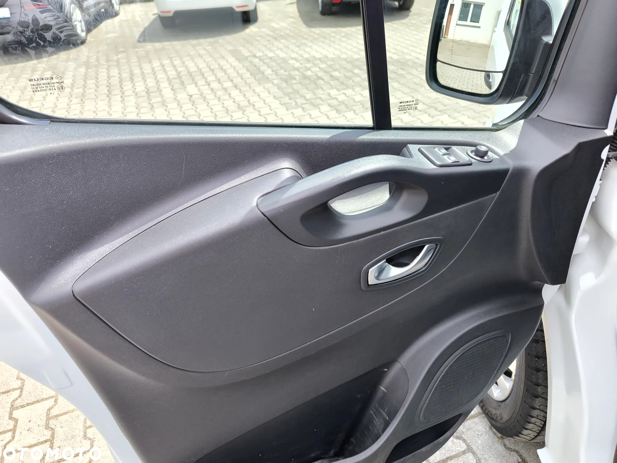 Renault Trafic - 18