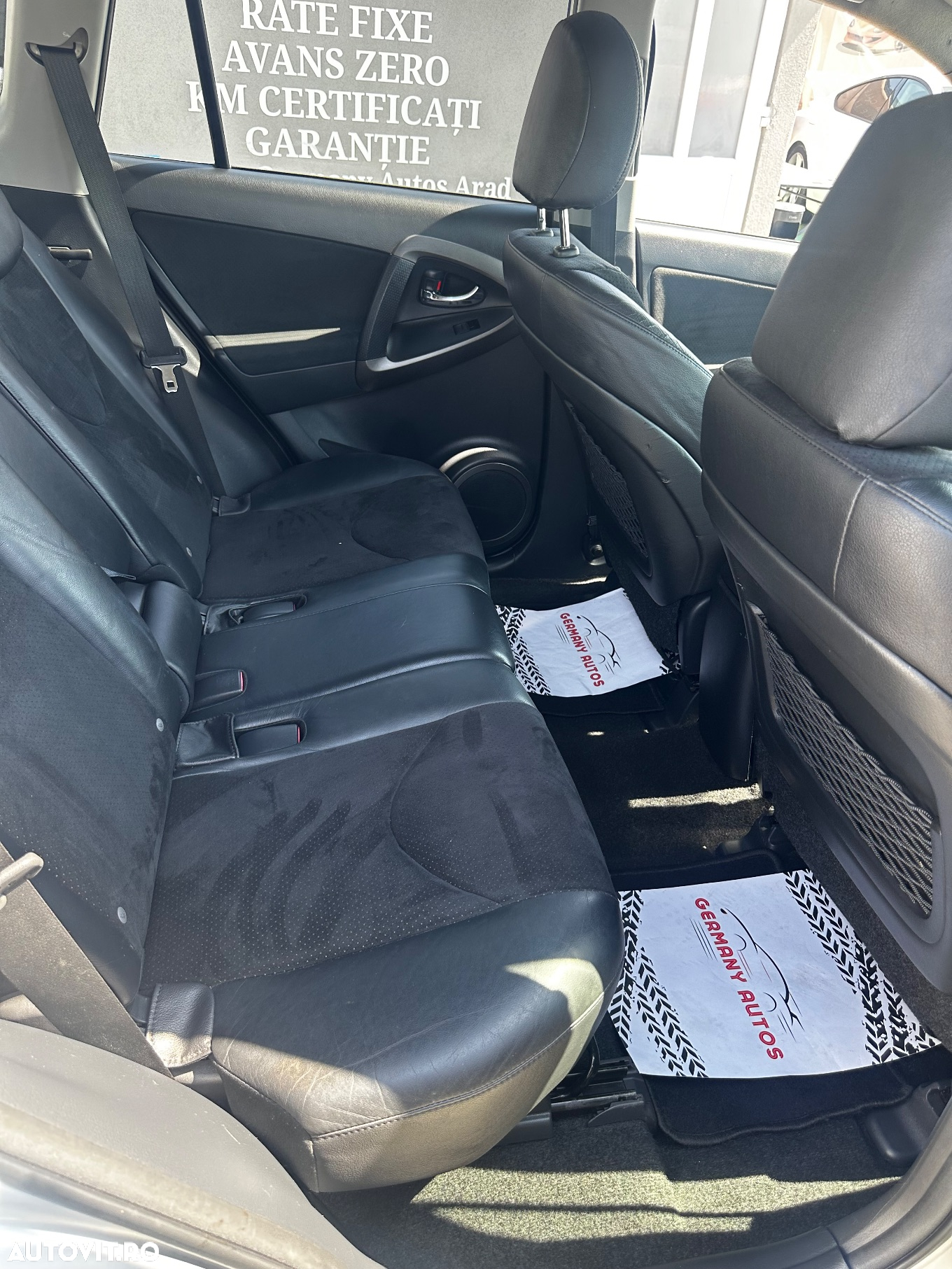 Toyota RAV4 - 8