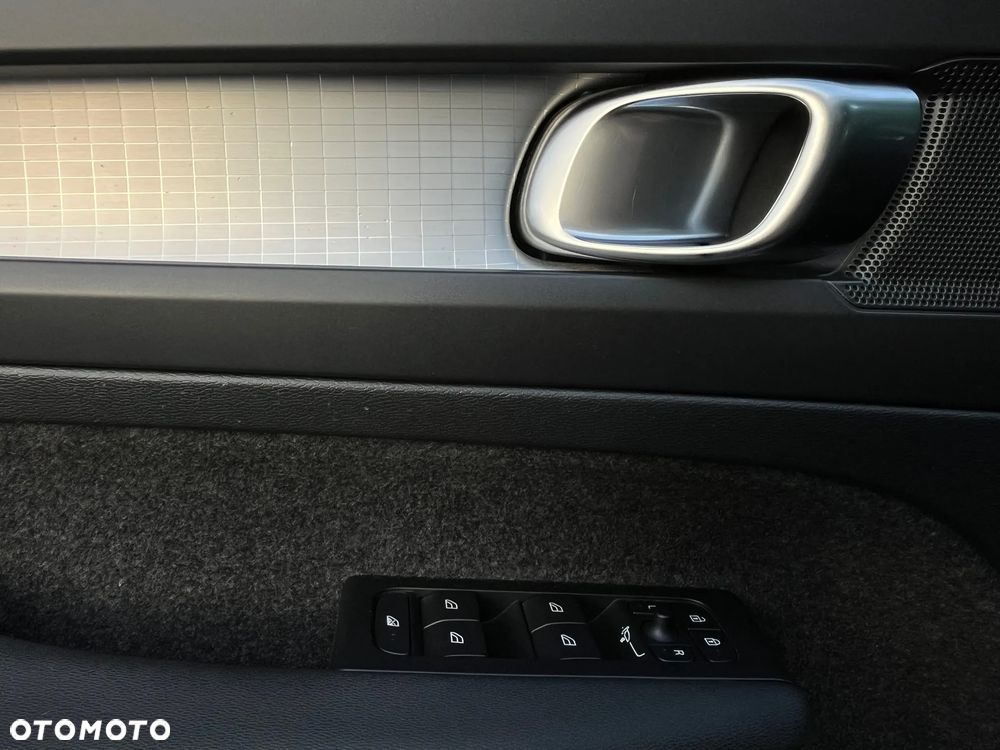 Volvo XC 40 - 40